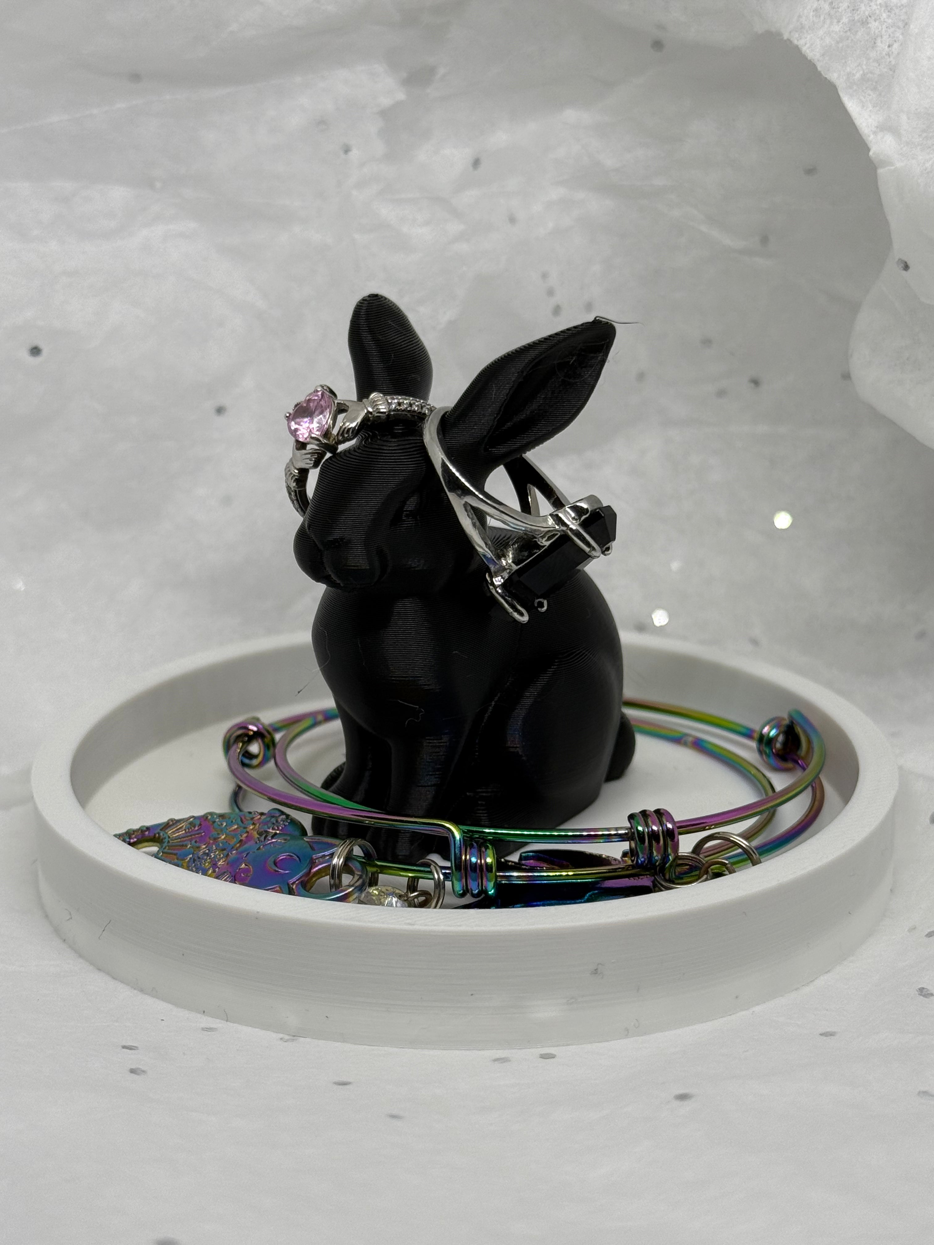 Fat Bunny Jewelry Holder (Black/White) | 3D Printed Decor